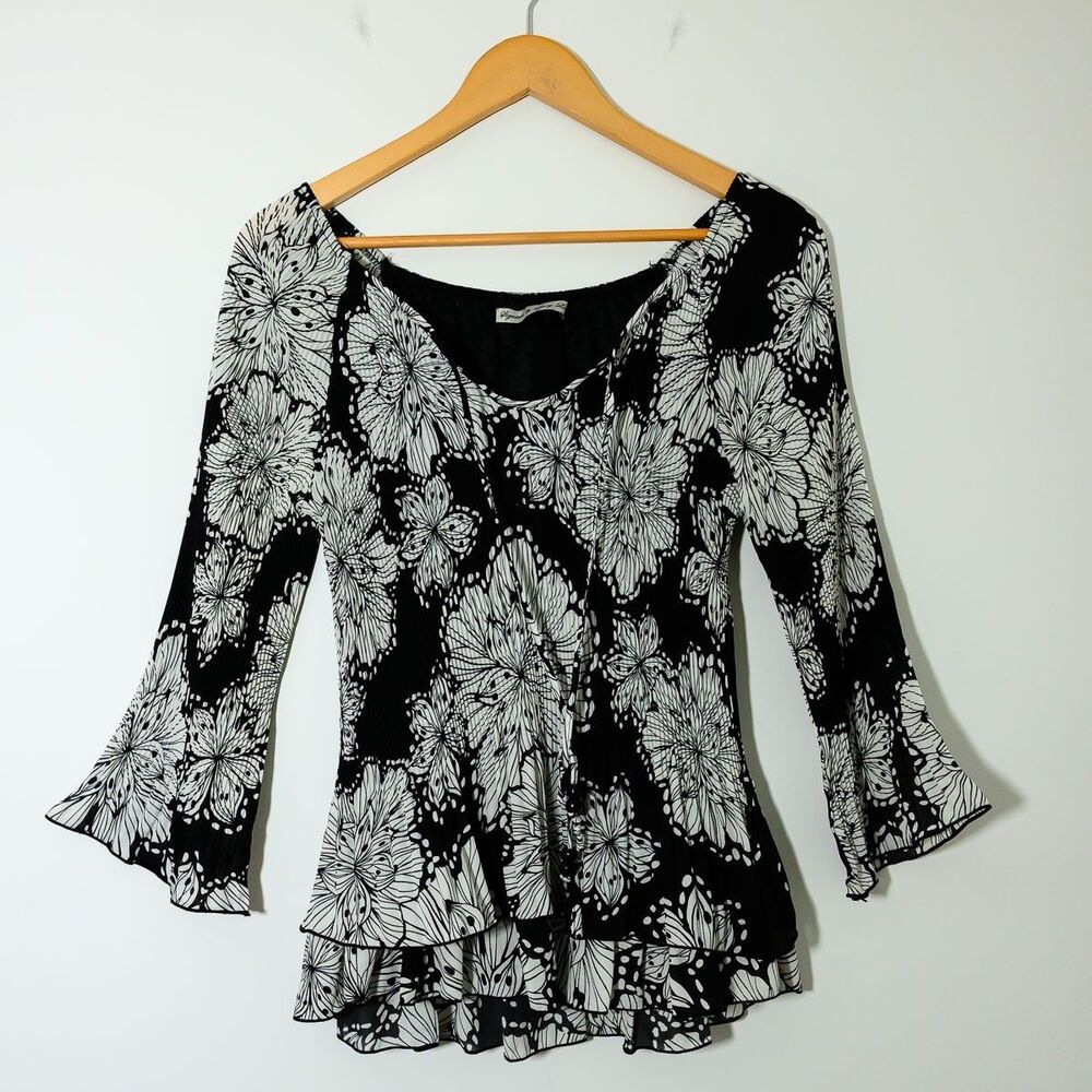 Signature by Larry Levine Blouse Vintage S black/white floral Ruffle Bell Sleeve